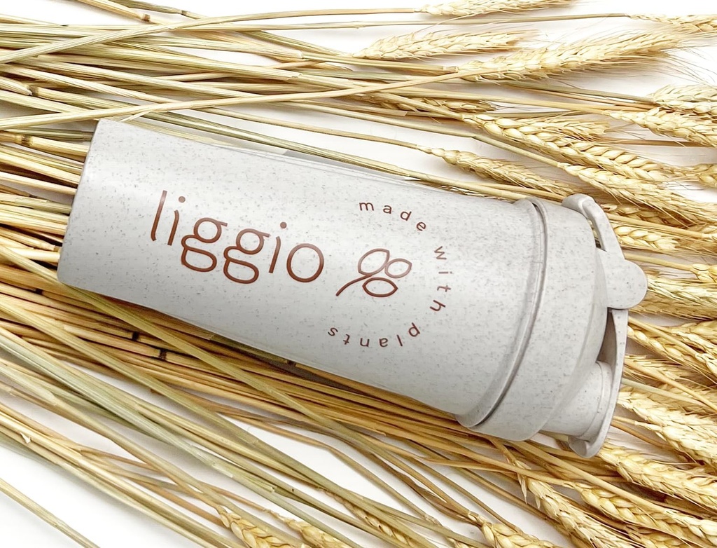 eco-friendly-water-protein-shaker-bottle-2.jpg