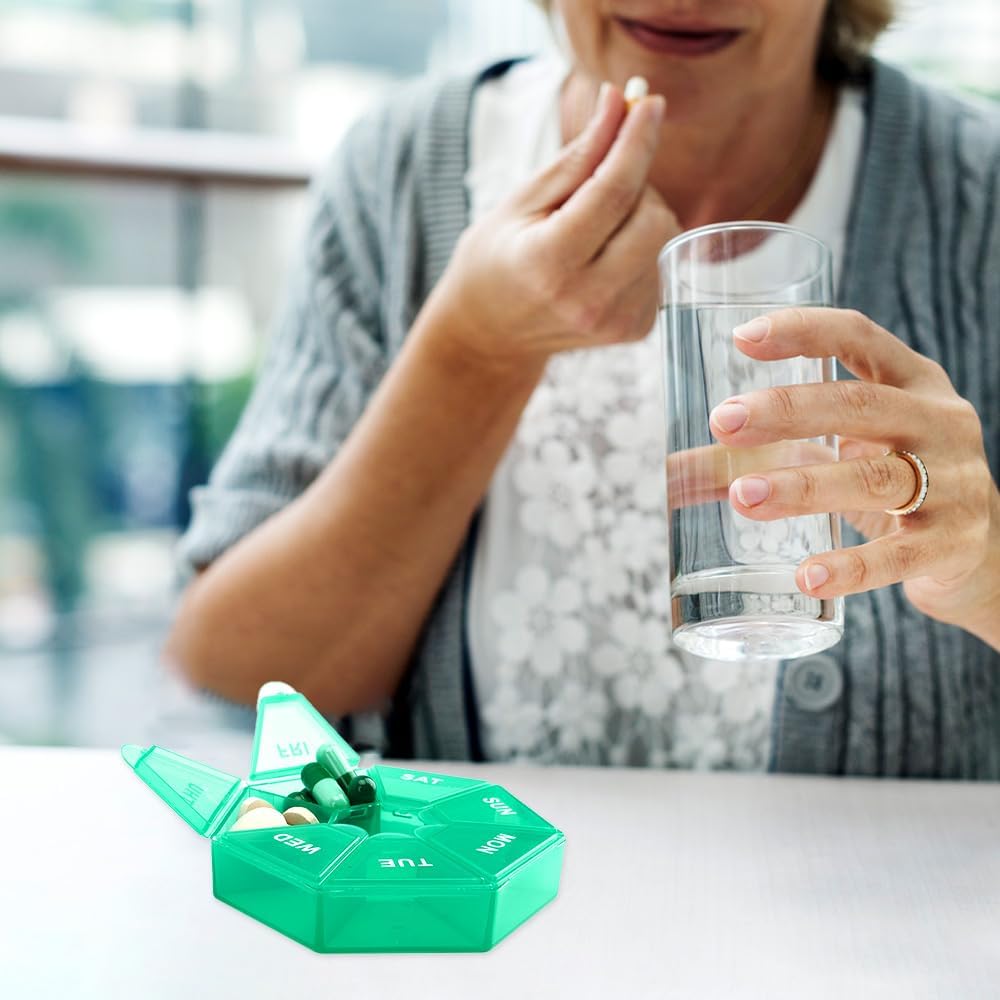 green-daily-pill-organizer---7-day-1-tim-6.jpg