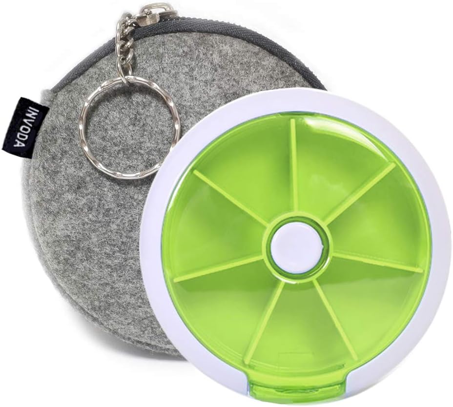 Organizzatore di pillole settimanalmente, caso di vendita all'INVODA 7 giorno 3 volte Dispenser di pillole di medicina,Push Button Rotate Pill Planner con 7 scomparti (Green+Dark Grey Bag)