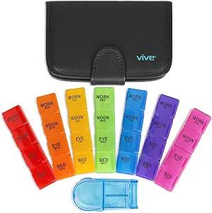 Vive Weekly Pill Organizer 4 volte al giorno - 7 giorni Pill Box per Mattina, Noon, Sera, Notte - Medicina Extra Grande, Vitamina & Supplemento Dispenser con Premium Leather Case e Spalatore Cutter