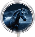 Blue Horse Pill Box 3 scomparti rotondo Piccolo Pill Case Travel Pillbox per Purse Pocket Metal Medicine Organizer Portable Pill Container Holder per tenere le vitamine Medicazione Fish Oil e Integratori