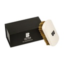 Magnetisierte High-End Beard Brush Set – Das „Traveler“ Set umfasst einen abnehmbaren Spiegel und Borborstenbürste. Der „ULTIMATE BRUSH“ ist in drei Sätzen und mehreren Farben erhältlich.