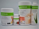 HERBALIFE Formel 1 Vier Combo (Strawberry Käsekuchen 750g) Gesunde Ernährungs Shake Mix-Herbal Aloe Konzentrat Pint 473ml-PERSONALIZED Proteinpulver 360g und Kräutertee Konzentrat 51g
