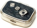 9338 Rechteckige kleine Pille Box Organizer Schwarz Silber Poker &amp; Dice Frauen Reise Pille Case Purse Pocket Container Täglich tragbare Medizin Vitamin Box Medikamente Supplement Mini Storage
