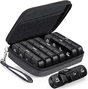 PULIV Weekly Pill Organizer 4 Mal am Tag mit einer Business Stylish Bag, Tragbare Pille Box 7 Tag mit 28 Komponenten für Männer, abnehmbare Pille Sorter zu speichern Vitamin, Medikamente, Fischöl, Ergänzungen