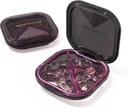 1 Packung kleine lila Pille Organizer, 4 Komponenten, kompakte stilvolle Reise-Camping Pille Box Tägliche Medizin Pille Fall, Portable und Feuchtigkeitsbeständig, um Vitamine, Medikamente und Ergänzungen zu speichern